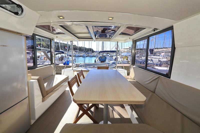 Book yachts online - catamaran - Bali 4.1 - Alinator III - rent