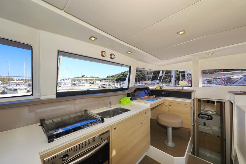 Book yachts online - catamaran - Bali 4.1 - Alinator III - rent
