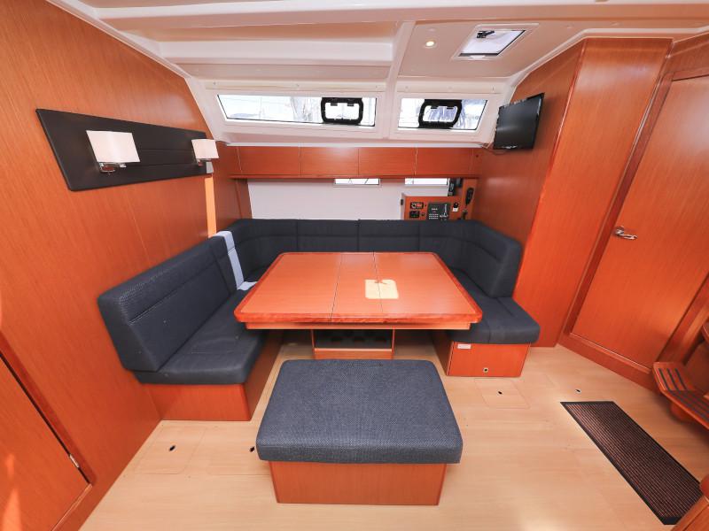 Book yachts online - sailboat - Bavaria Cruiser 46 - Jameson II - rent
