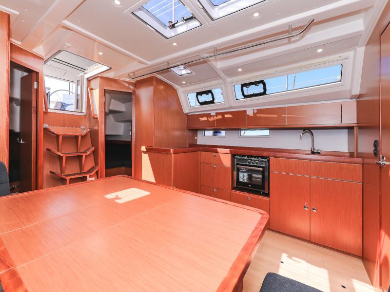 Book yachts online - sailboat - Bavaria Cruiser 46 - Jameson II - rent