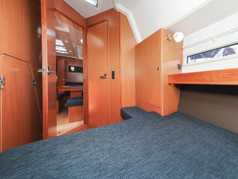 Book yachts online - sailboat - Bavaria Cruiser 46 - Jameson II - rent