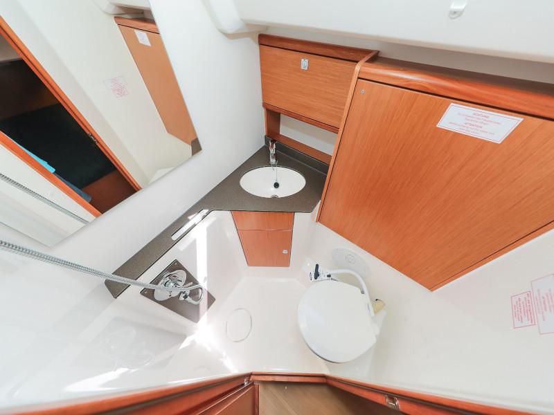 Book yachts online - sailboat - Bavaria Cruiser 46 - Jameson II - rent