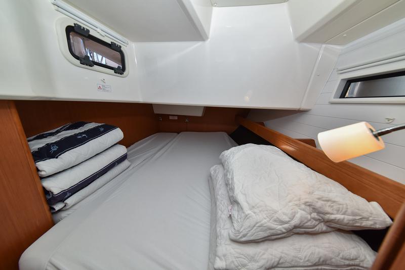 Book yachts online - sailboat - Bavaria Cruiser 41 - CHILL BILL - rent