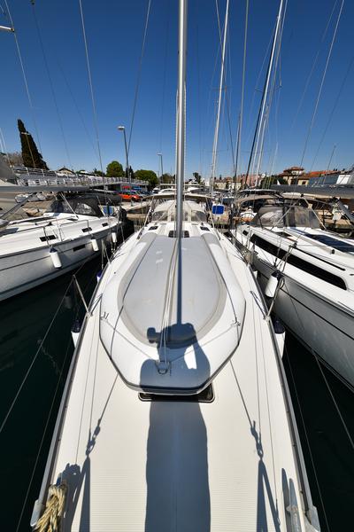 Book yachts online - sailboat - Bavaria Cruiser 41 - CHILL BILL - rent