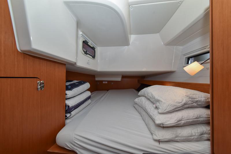 Book yachts online - sailboat - Bavaria Cruiser 41 - CHILL BILL - rent