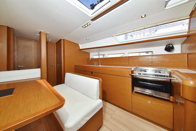 Book yachts online - sailboat - Sun Odyssey 519 - Bora - rent