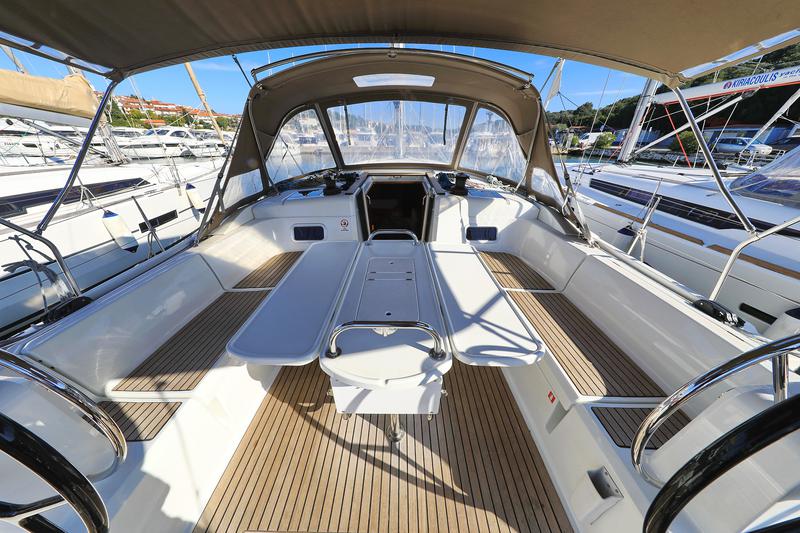 Book yachts online - sailboat - Sun Odyssey 519 - Bora - rent
