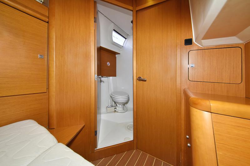 Book yachts online - sailboat - Sun Odyssey 44 i - Sveamare - rent