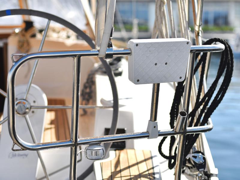 Book yachts online - sailboat - Bavaria Cruiser 37 - Lupe - rent
