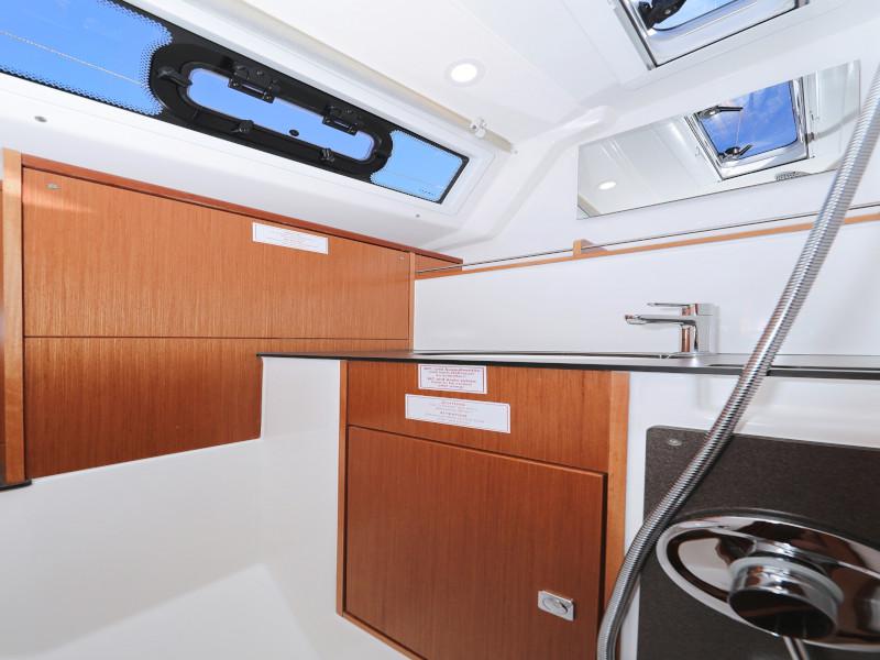 Book yachts online - sailboat - Bavaria Cruiser 37 - Lupe - rent