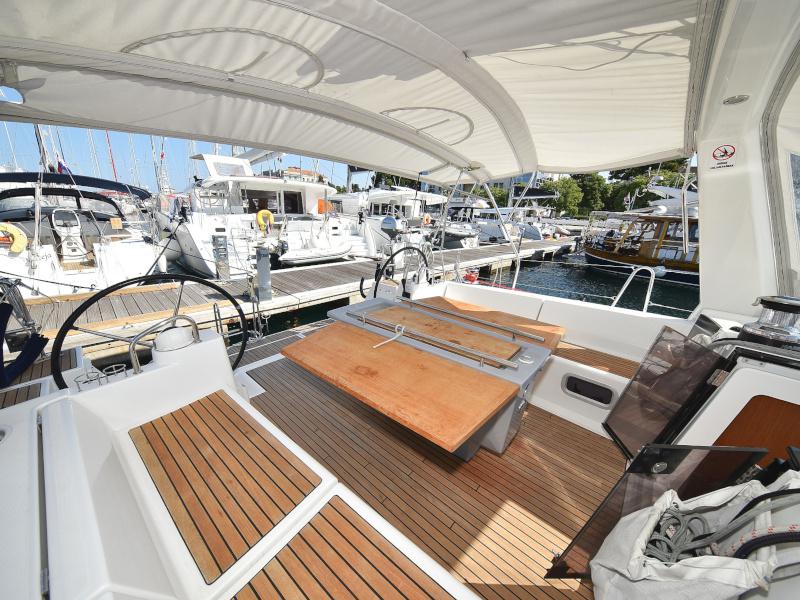 Book yachts online - sailboat - Oceanis 45 - Lighea - rent