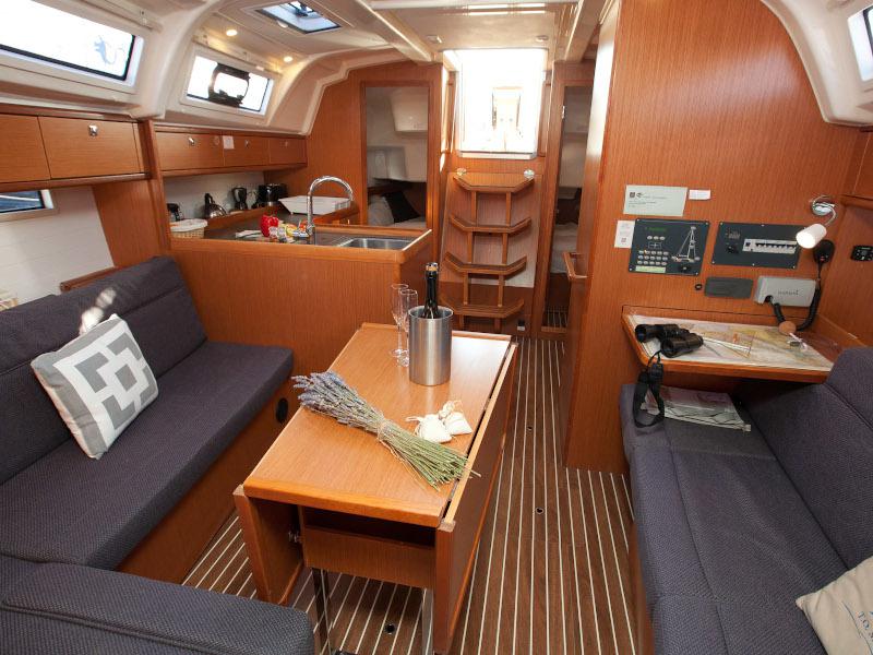 Book yachts online - sailboat - Bavaria Cruiser 37 - GOSPOJA  - rent