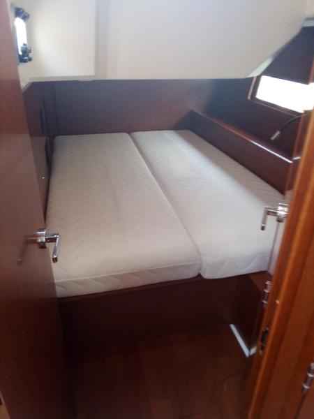 Book yachts online - sailboat - Oceanis 46.1 - 4 cabins - Goldeneye - rent