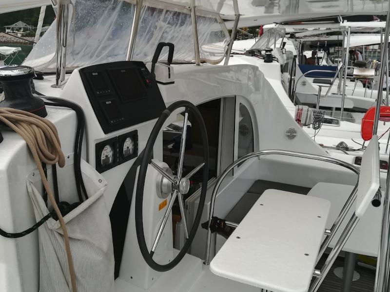 Book yachts online - catamaran - Lagoon 380 S2 - Only More One - rent