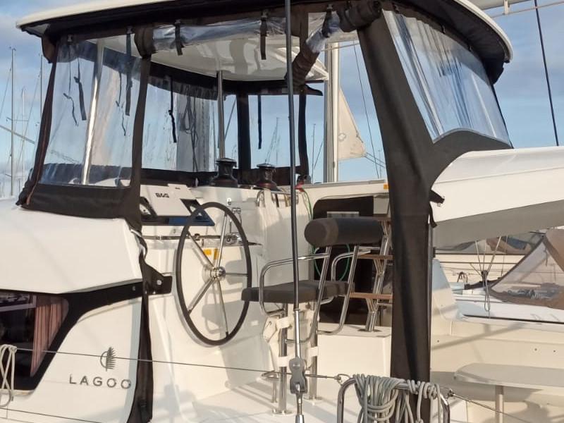 Book yachts online - catamaran - Lagoon 42 (4+2)  A/C - WM- Gen - Memi  - rent