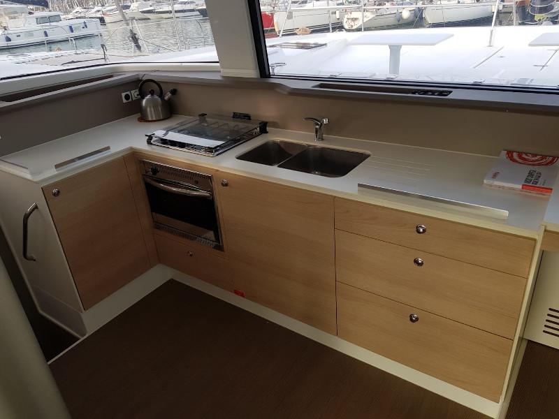 Book yachts online - catamaran - Bali 4.3 - Caparbio - A/C WM Generator - rent