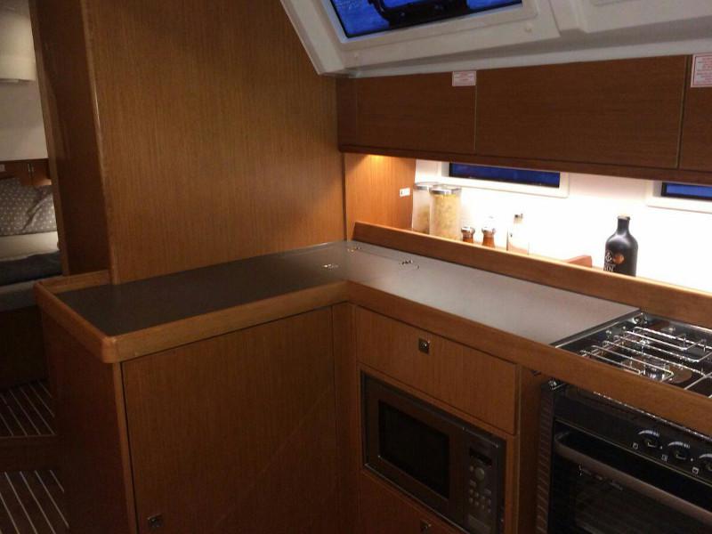 Book yachts online - sailboat - Bavaria Cruiser 46 (8+2 berths) - Vittoria - rent