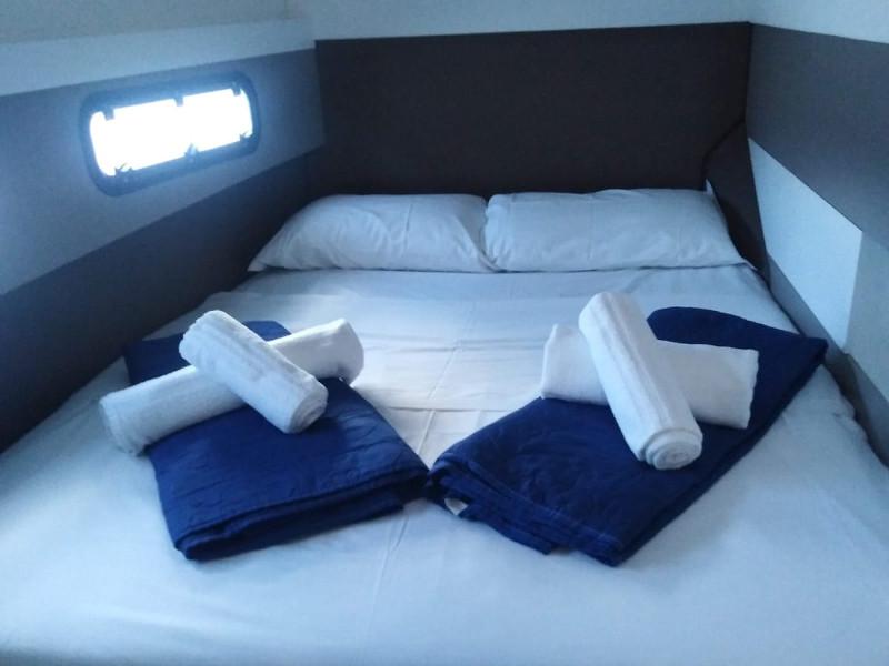 Book yachts online - catamaran - Bali 4.3 - Mary - rent