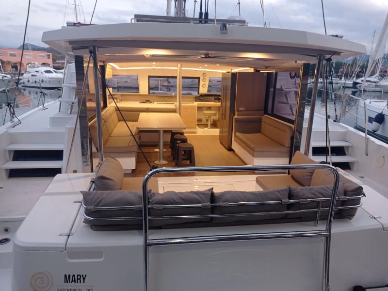 Book yachts online - catamaran - Bali 4.3 - Mary - rent
