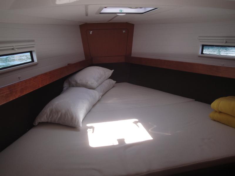 Book yachts online - sailboat - Bavaria Cruiser 41 - Giuli - rent