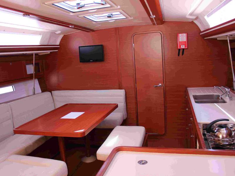 Book yachts online - sailboat - Dufour 450 GL - Maroussa - rent