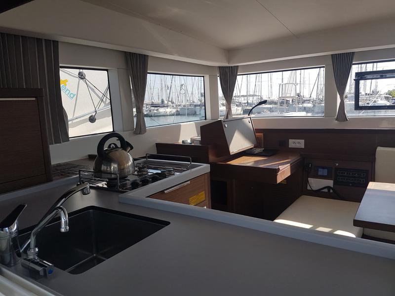 Book yachts online - catamaran - Lagoon 40 - Georgios - rent
