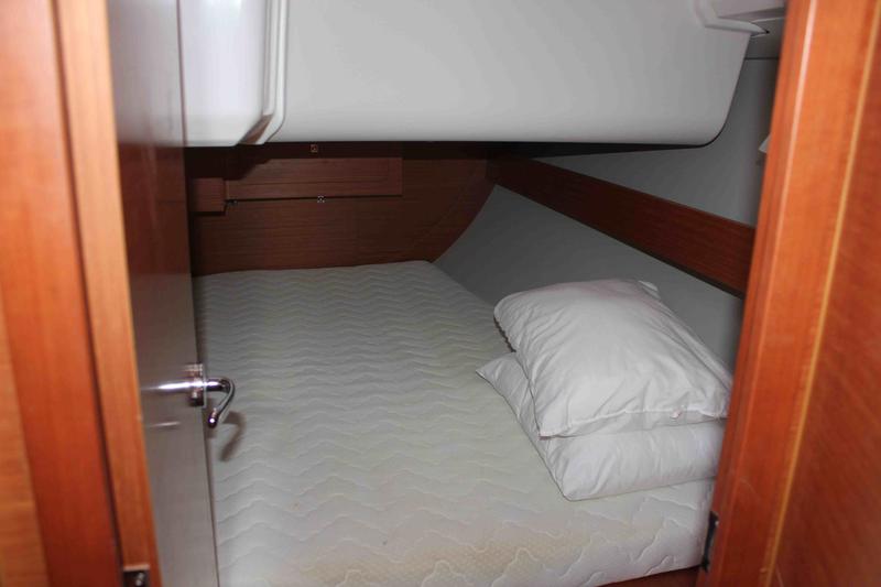 Book yachts online - sailboat - Dufour 382 GL - Morning Star - rent