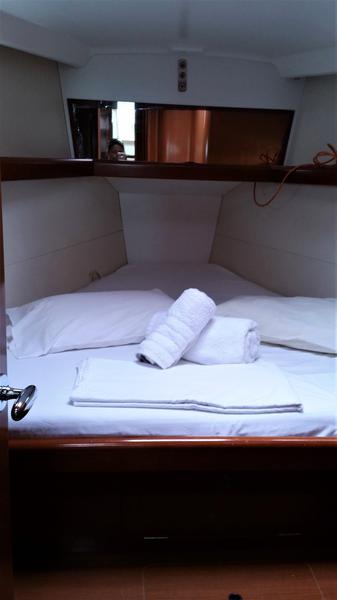 Book yachts online - sailboat - Oceanis 43 - Carmen - rent