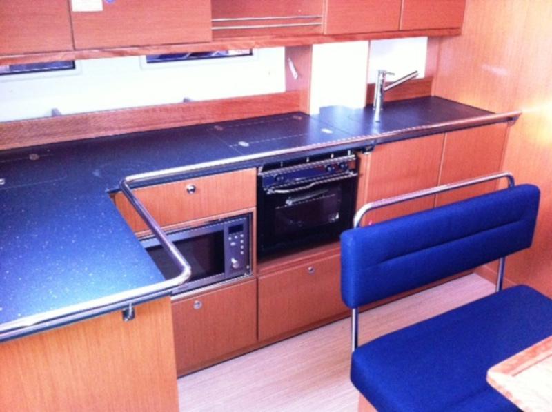 Book yachts online - sailboat - Bavaria Cruiser 45 - PASO DOBLE I - rent