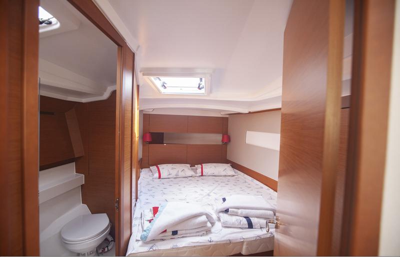 Book yachts online - sailboat - Sun Odyssey 410 - Sea Breeze - rent