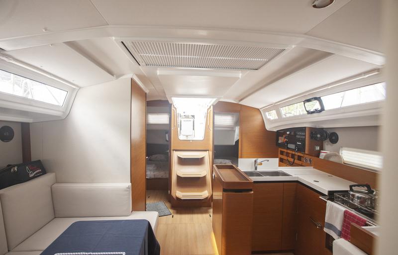 Book yachts online - sailboat - Sun Odyssey 410 - Sea Breeze - rent