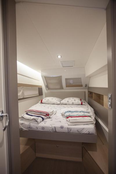 Book yachts online - catamaran - Bali 4.5 - LeAndra - rent