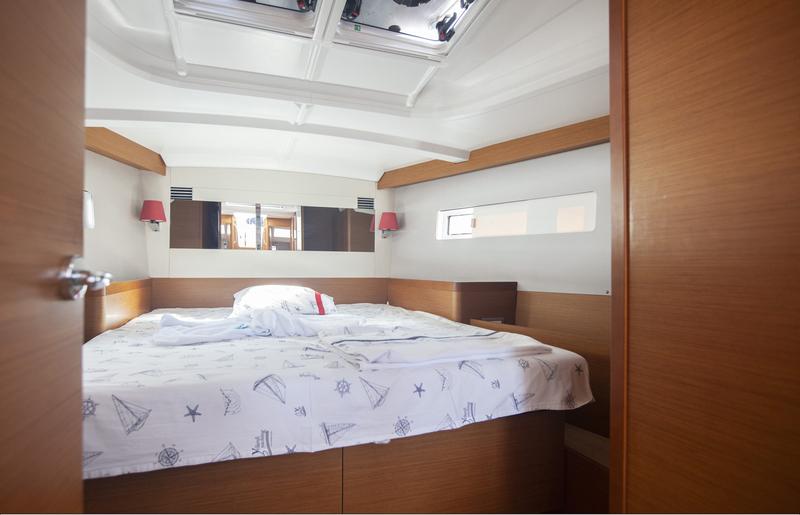 Book yachts online - sailboat - Sun Odyssey 440 - Celtic Breeze - rent