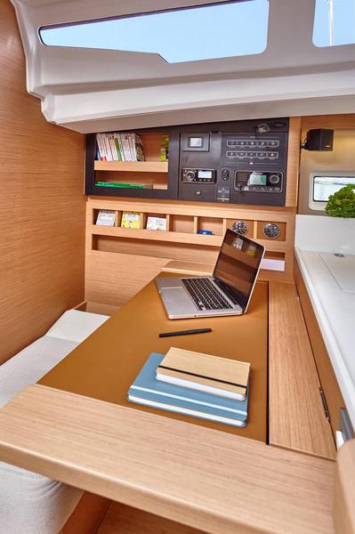 Book yachts online - sailboat - Sun Odyssey 440 - Celtic Breeze - rent