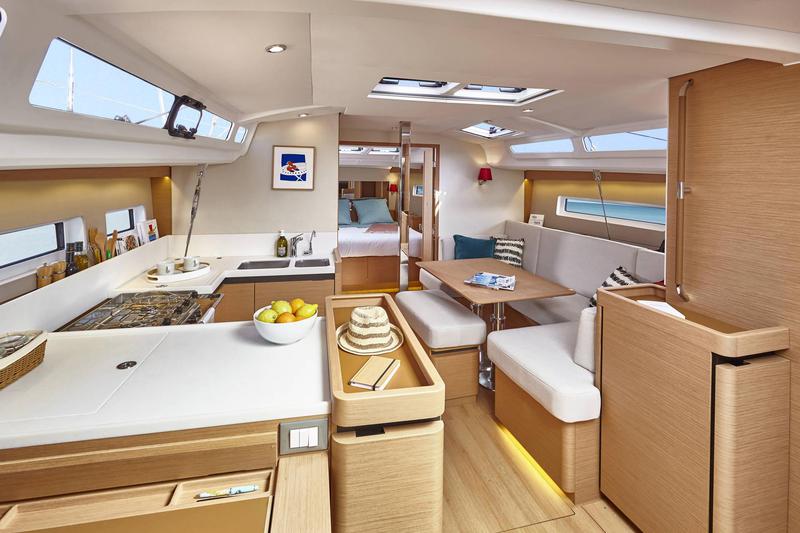 Book yachts online - sailboat - Sun Odyssey 440 - Celtic Breeze - rent