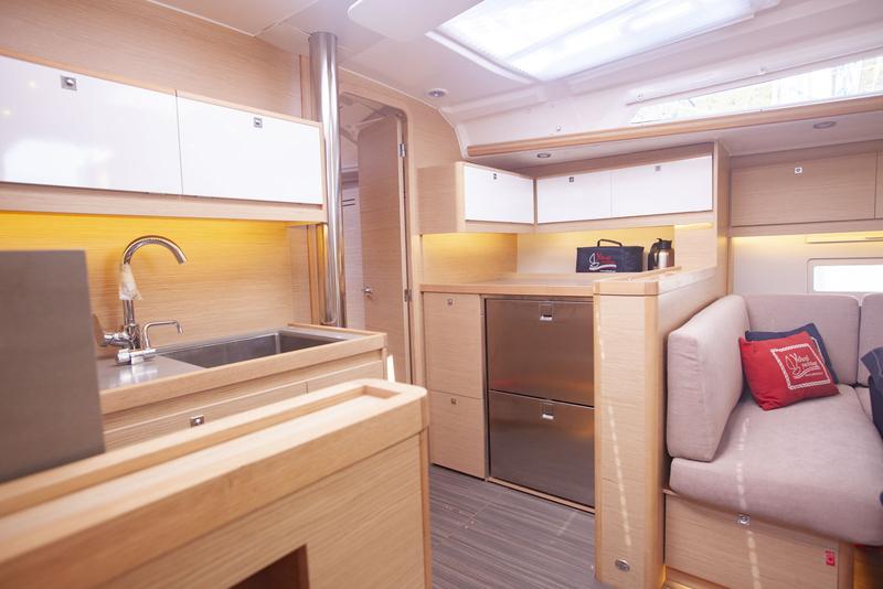Book yachts online - sailboat - Dufour 430 - Enki - rent