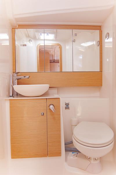 Book yachts online - sailboat - Dufour 430 - Enki - rent
