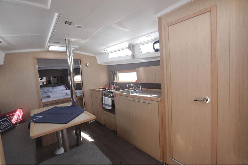 Book yachts online - sailboat - Oceanis 38.1 - Missy - rent