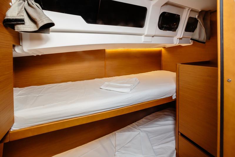 Book yachts online - sailboat - Sun Odyssey 490 - Chaos - Standard line - rent