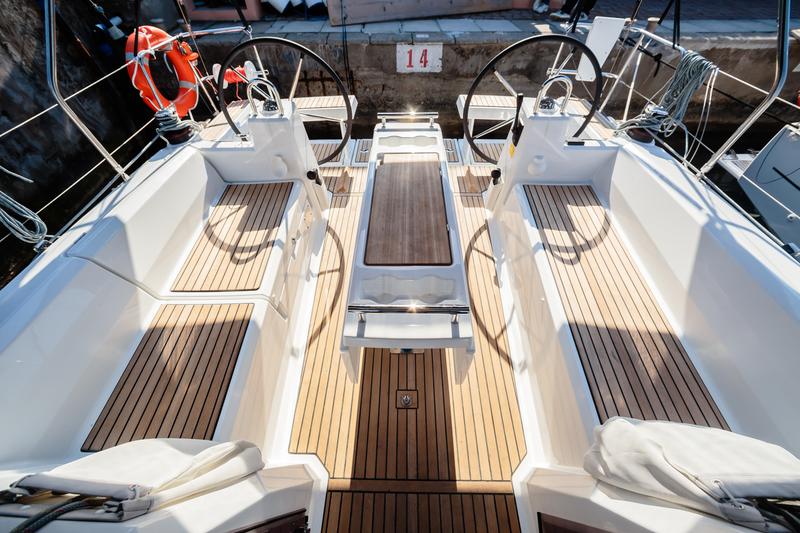 Book yachts online - sailboat - Oceanis 35.1 - Altamarea - Standard line - rent
