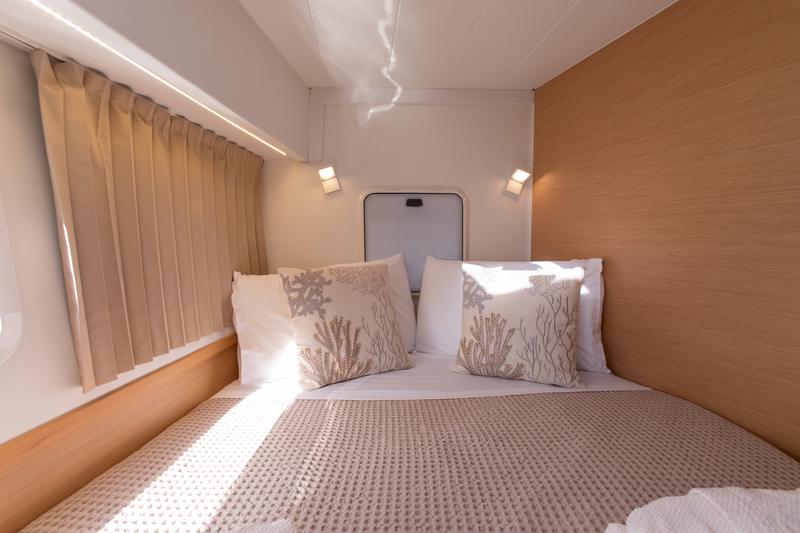 Book yachts online - catamaran - Lagoon 42 (3 cab) - SAILUXE - Zubibbu  - rent