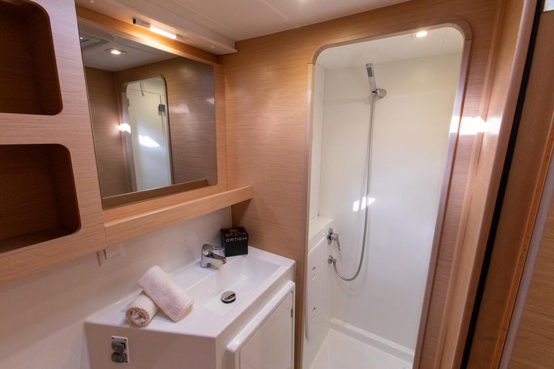 Book yachts online - catamaran - Lagoon 42 (3 cab) - SAILUXE - Zubibbu  - rent