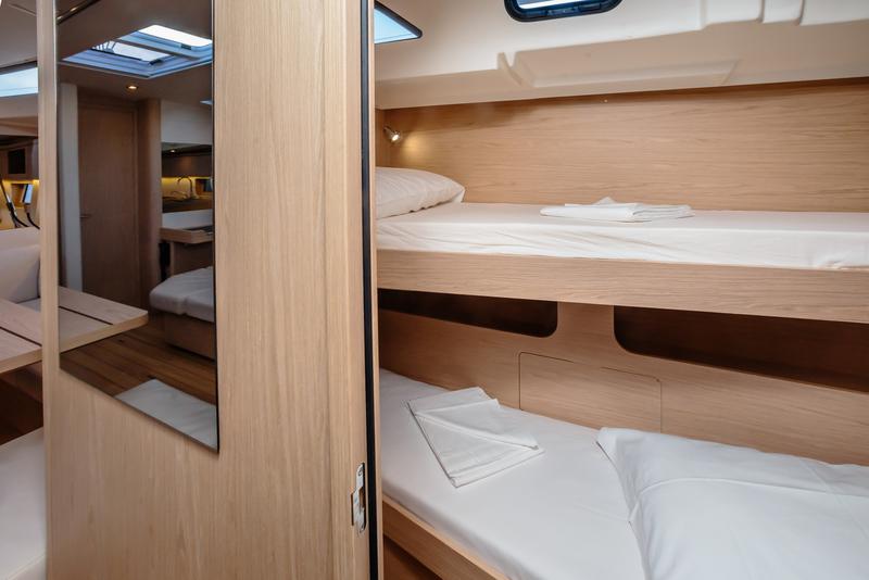Book yachts online - sailboat - Oceanis 51.1 - Maelle - Comfort line - rent