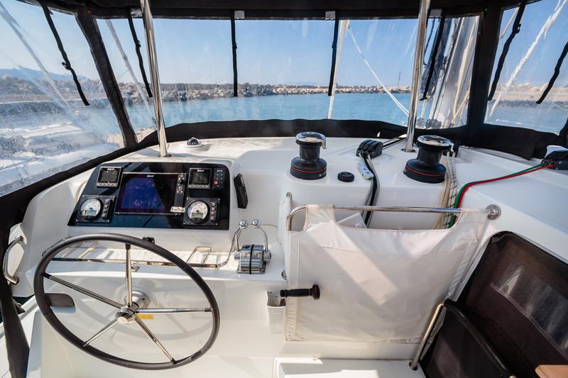 Book yachts online - catamaran - Lagoon 42 - Gelsomino - Premium line - rent