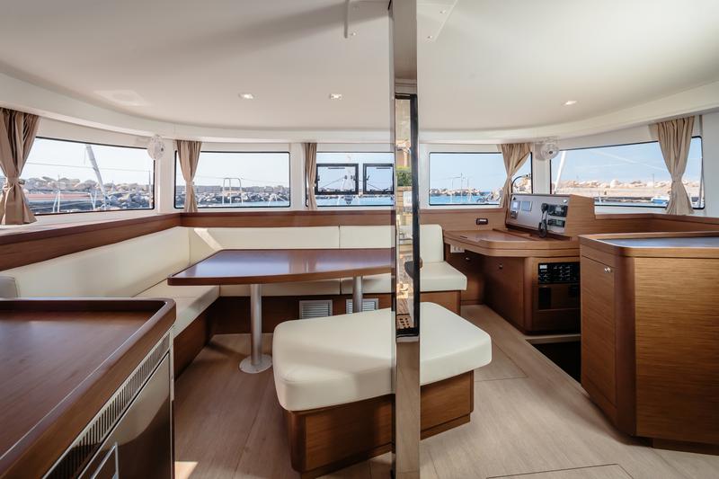 Book yachts online - catamaran - Lagoon 42 - Gelsomino - Premium line - rent