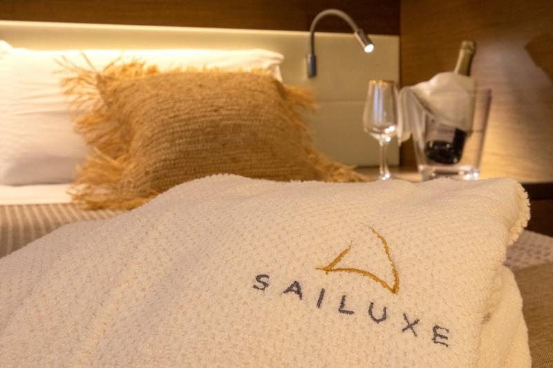 Book yachts online - catamaran - Lagoon 52F - SAILUXE - Fico - rent