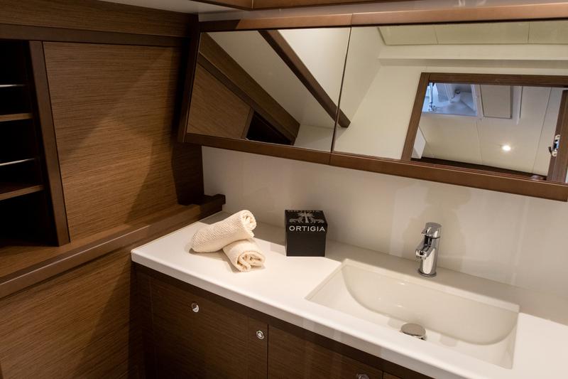 Book yachts online - catamaran - Lagoon 52F - SAILUXE - Fico - rent
