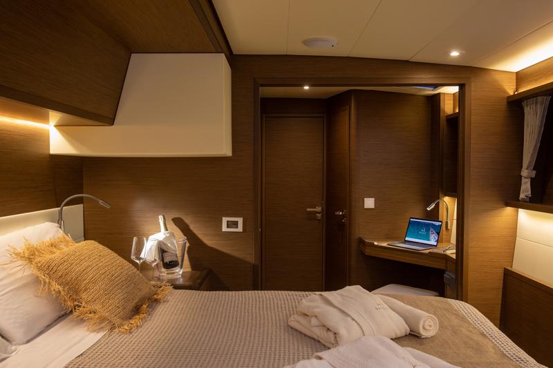 Book yachts online - catamaran - Lagoon 52F - SAILUXE - Fico - rent