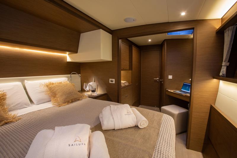 Book yachts online - catamaran - Lagoon 52F - SAILUXE - Fico - rent