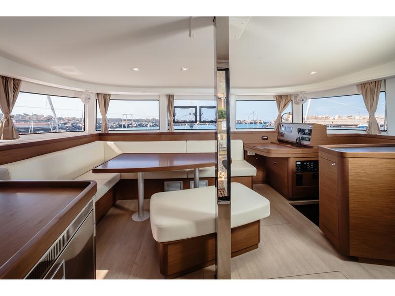 Book yachts online - catamaran - Lagoon 42* - La Fenice - Comfort line - rent